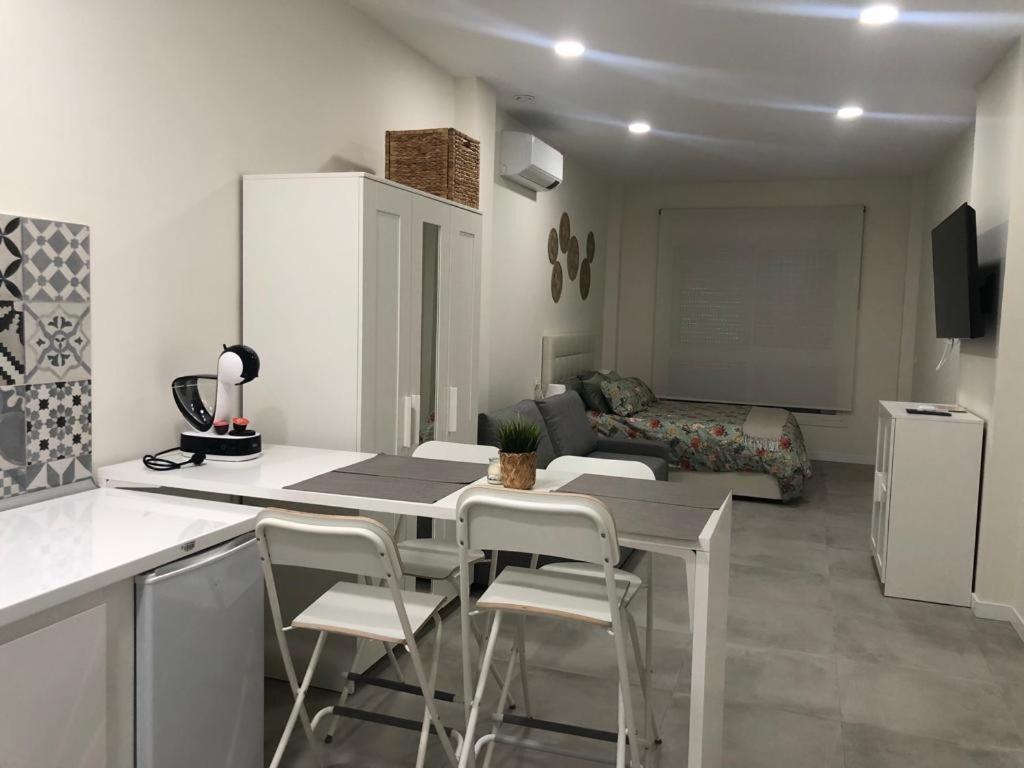 Centro Estudio Trinidad Malaga 3 Kültér fotó